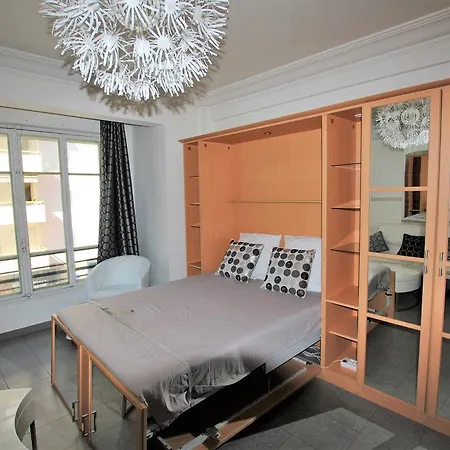 Apartment Martinez Area / Miramar Residence *